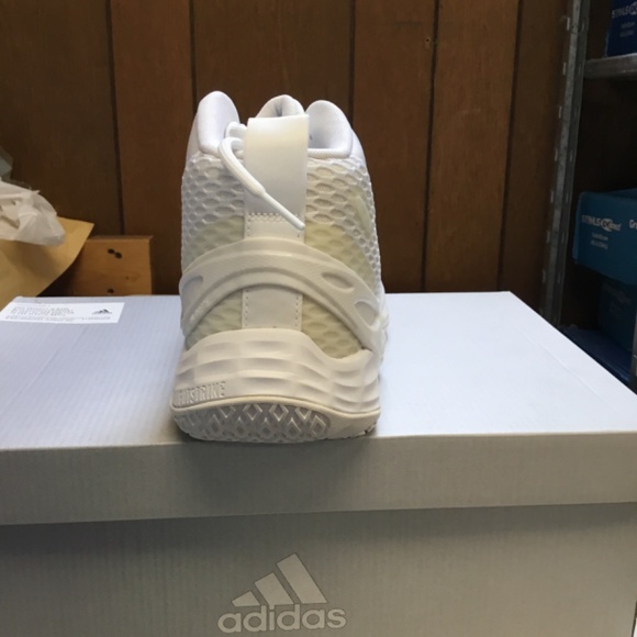 Size 9 White Adidas Exhibit A Mid basketball shoes